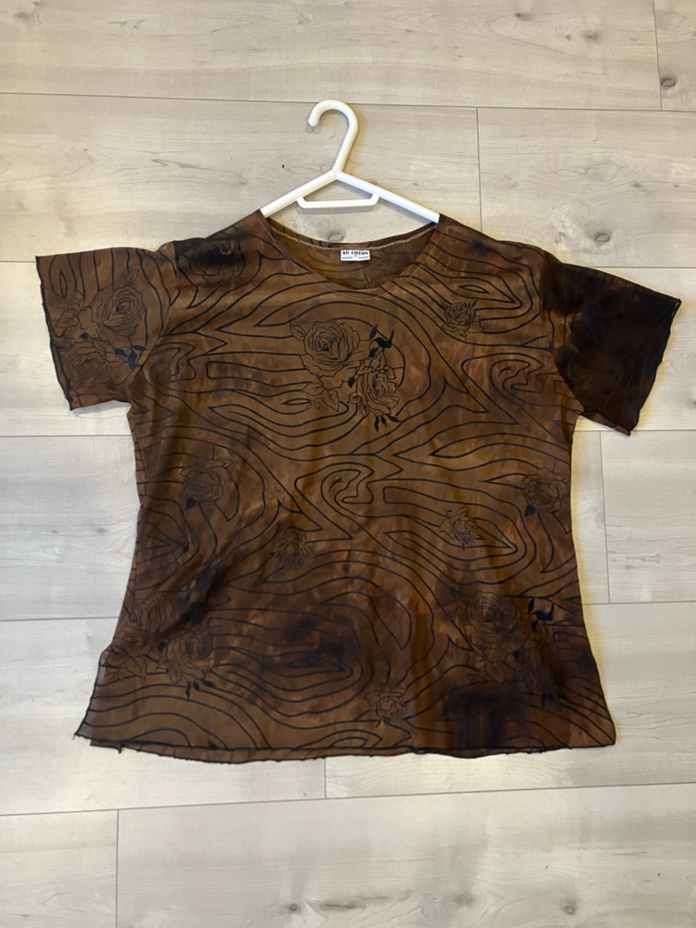 Vintage Brown and Black Short Sleeve Tee sheer with flowers pattern size medium